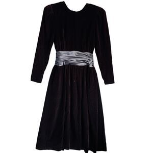 VINTAGE 90s Ann Taylor Velvet Bow Gown Cocktail Dress Womens Size 4